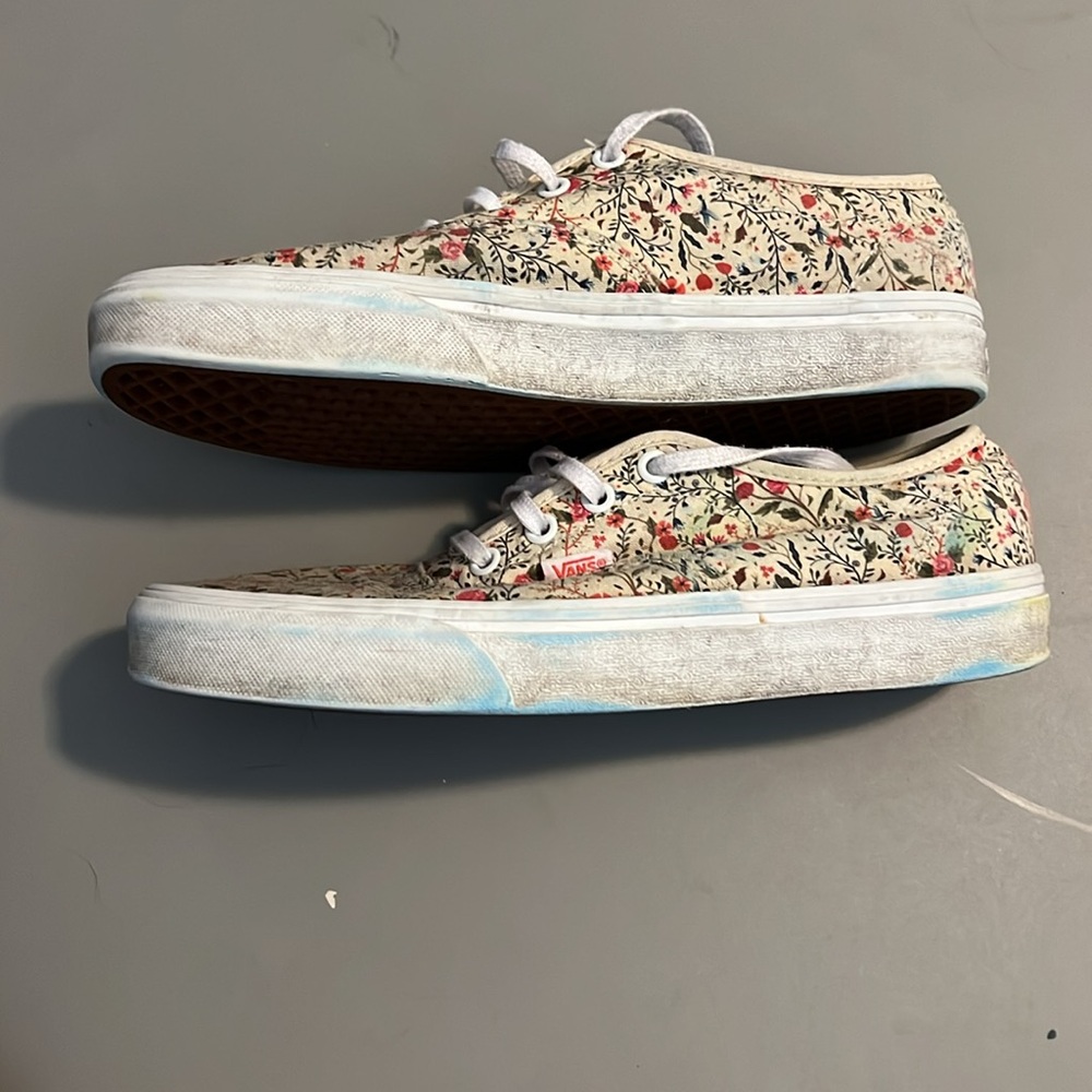 Vans - Picture 4 of 10